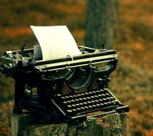 Σεμινάρια Δημιουργικής Γραφής, Εκδόσεις iWrite.gr